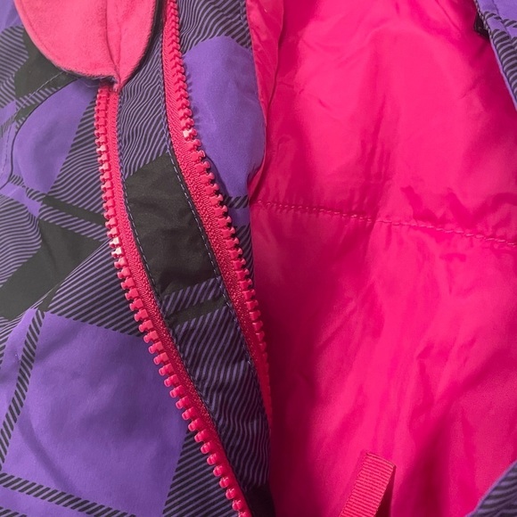 Girls The North Face Purple HyVent Shell Hooded Ski Jacket - Picture 10 of 12